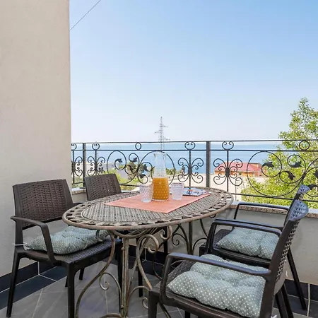 1 Bedroom Stunning In *