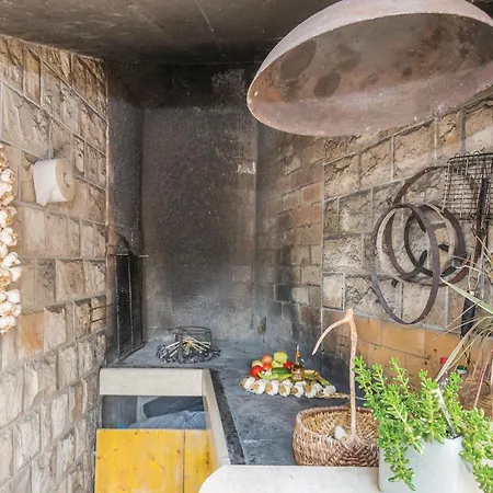 Veliko Brdo Iii * Makarska