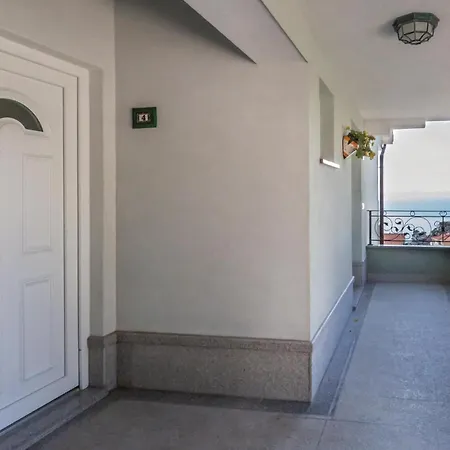 1 Bedroom Stunning In