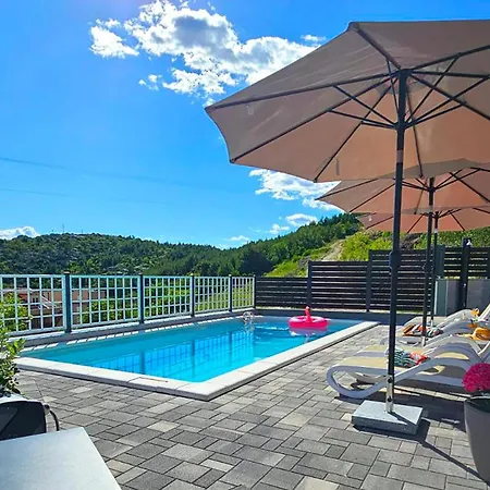 Apartment Veliko Brdo Iii